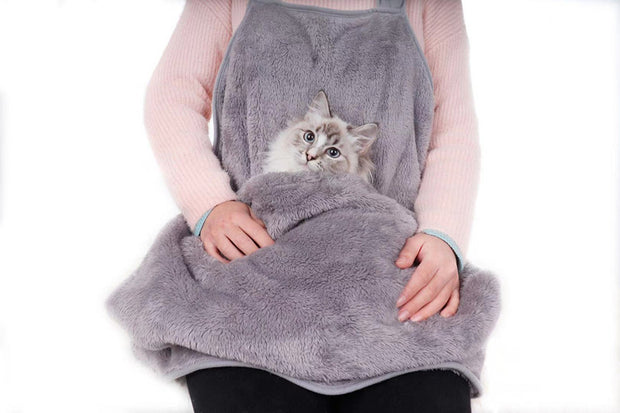 Machine Washable Arctic Velvet Cat Kangraoo Apron Sleeping Bag To Carry Your Pets. Helping You To Hug & Cuddle Your Furry Friends With This Soft Velvet Apron